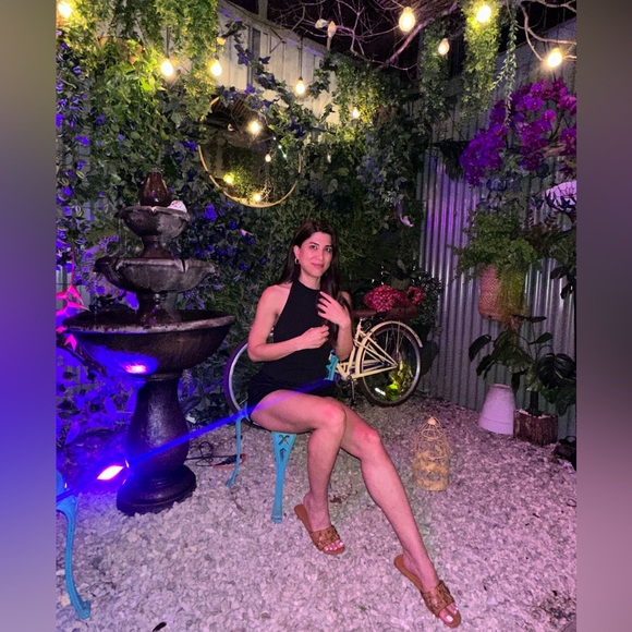 Meet your Posher, Samira - Picture 1 of 1